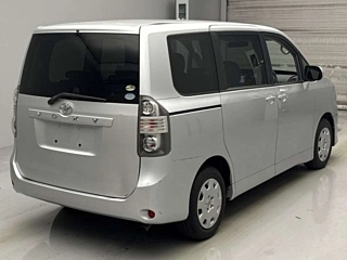 TOYOTA VOXY 2008