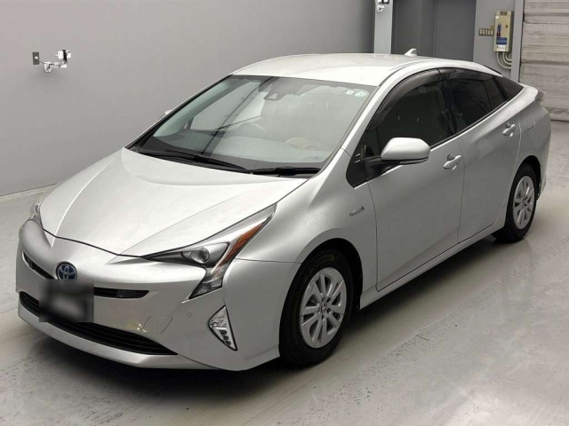 TOYOTA PRIUS 2018
