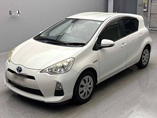 TOYOTA AQUA 2013