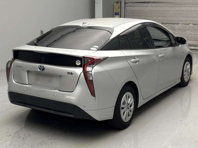 TOYOTA PRIUS 2018