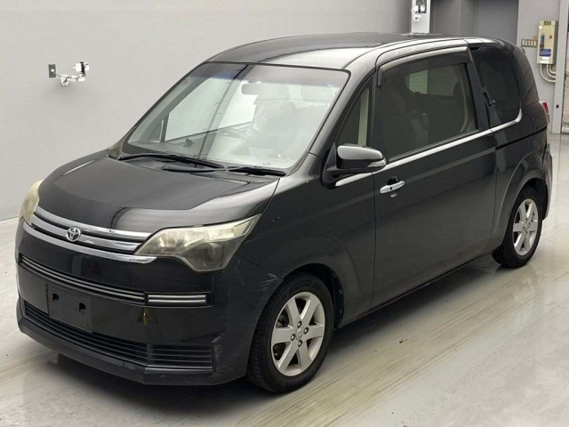 TOYOTA SPADE 2013