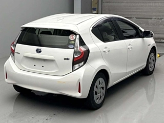 TOYOTA AQUA 2020