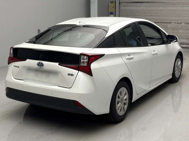 TOYOTA PRIUS 2021