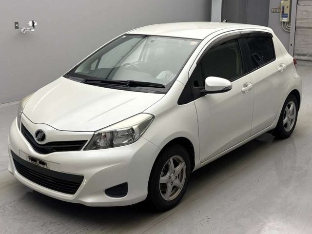 TOYOTA VITZ 2014