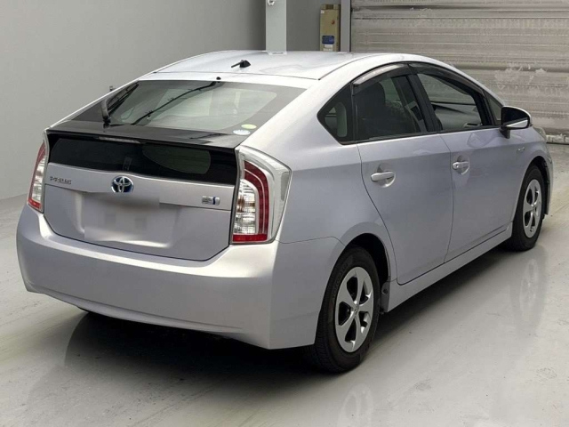TOYOTA PRIUS 2013