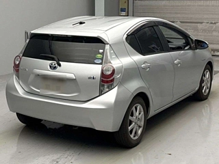 TOYOTA AQUA 2012