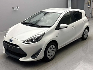 TOYOTA AQUA 2017