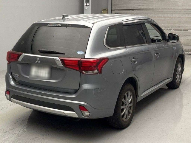 MITSUBISHI OUTLANDER PHEV 2015