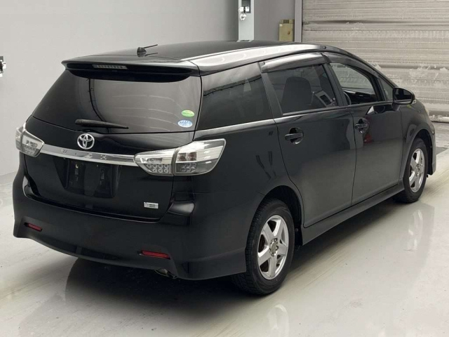 TOYOTA WISH 2014