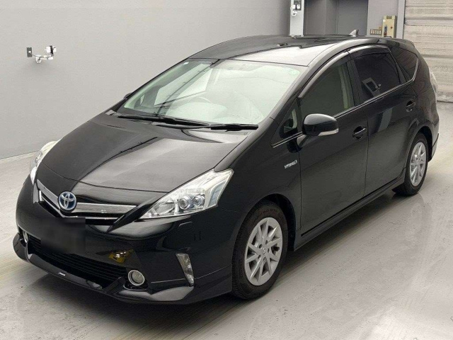 TOYOTA PRIUS ALPHA 2012