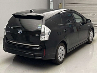 TOYOTA PRIUS ALPHA 2012