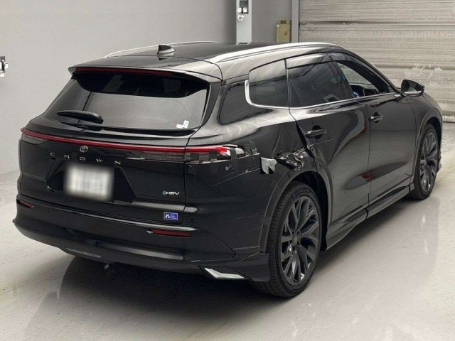 TOYOTA CROWN ESTATE 2025