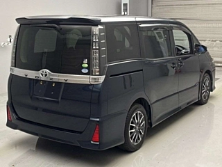 TOYOTA VOXY 2014