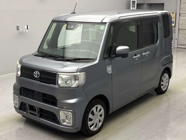 TOYOTA PIXIS MEGA 2020