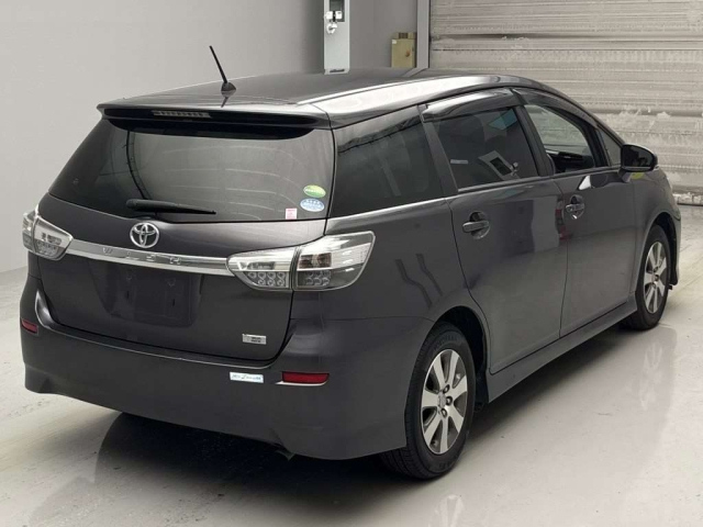 TOYOTA WISH 2017