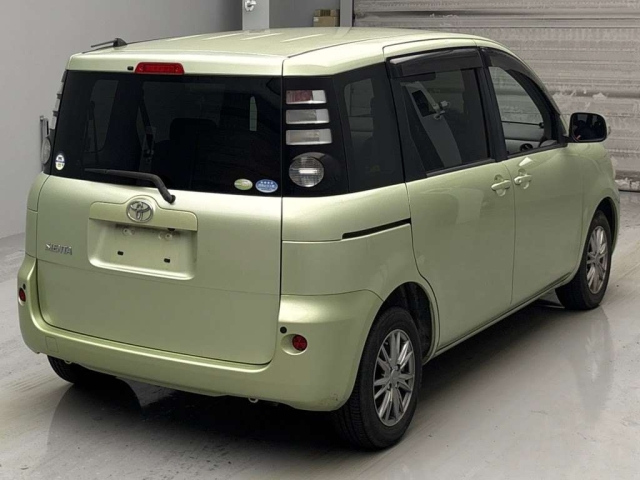TOYOTA SIENTA 2010