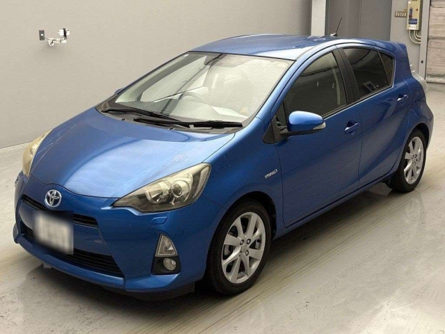 TOYOTA AQUA 2013