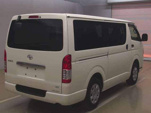 TOYOTA HIACE VAN 2023
