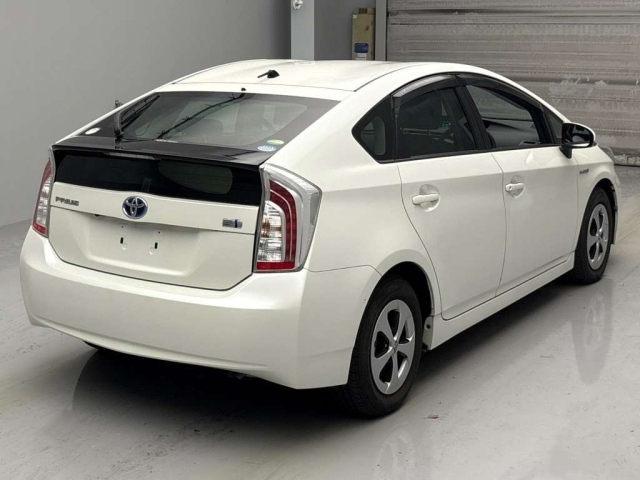 TOYOTA PRIUS 2012
