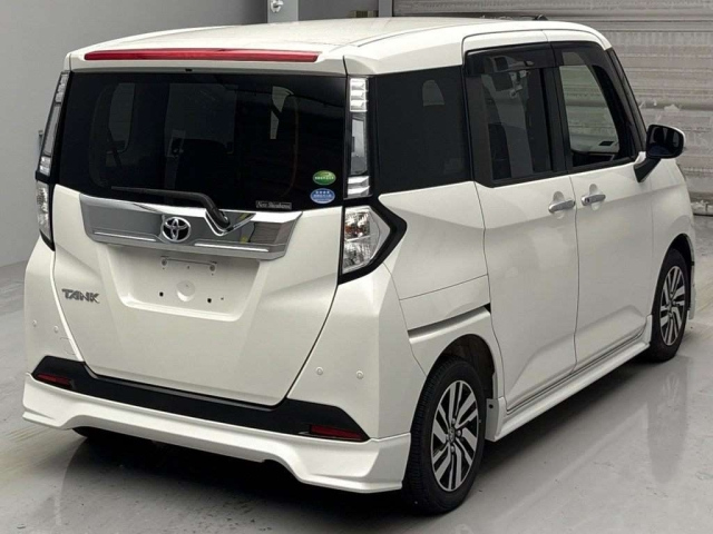 TOYOTA TANK 2019