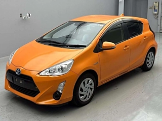 TOYOTA AQUA 2015