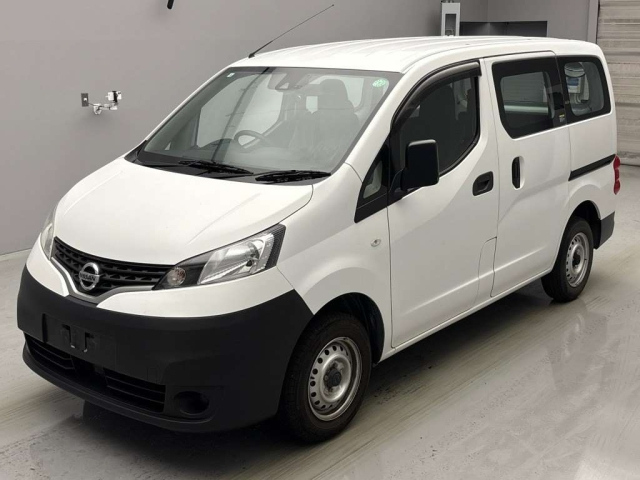NISSAN NV200 2020