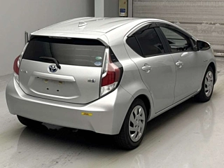 TOYOTA AQUA 2015