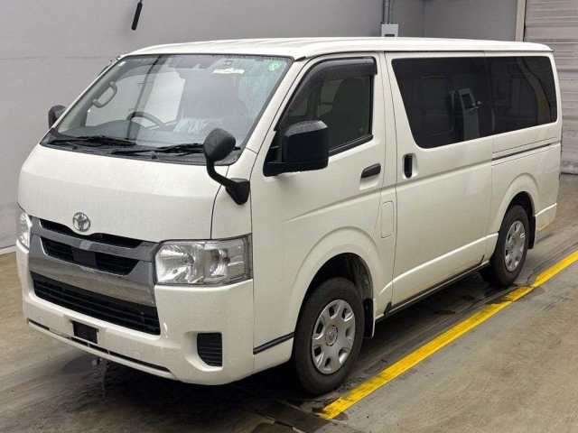TOYOTA HIACE VAN 2020