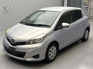 TOYOTA VITZ 2013