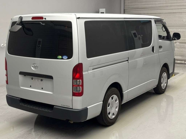TOYOTA HIACE VAN 2018