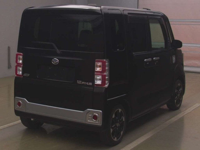 DAIHATSU WAKE 2015
