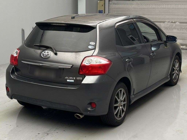 TOYOTA AURIS 2010