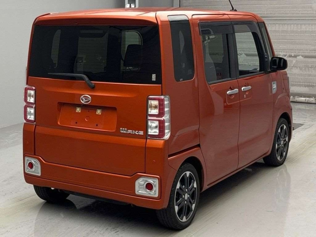 DAIHATSU WAKE 2021