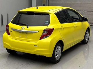 TOYOTA VITZ 2016