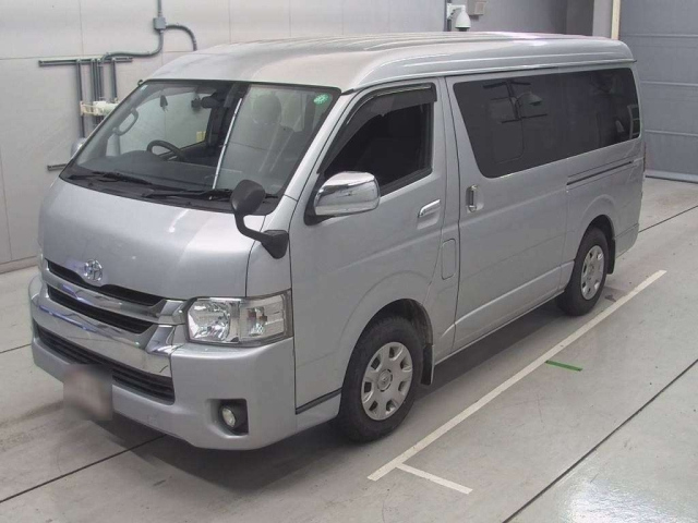 TOYOTA HIACE 2016