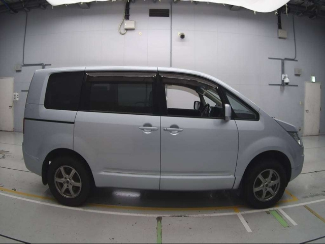 MITSUBISHI DELICA D5 2015