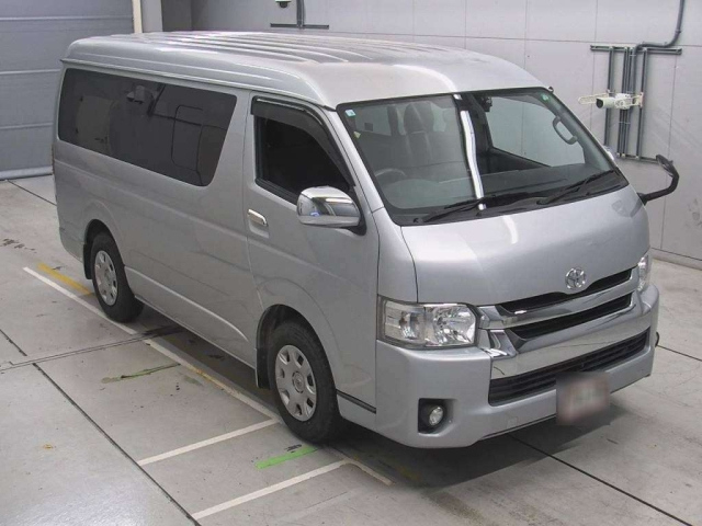 TOYOTA HIACE 2016
