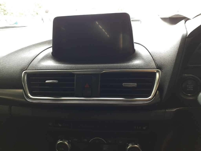 MAZDA AXELA 2017