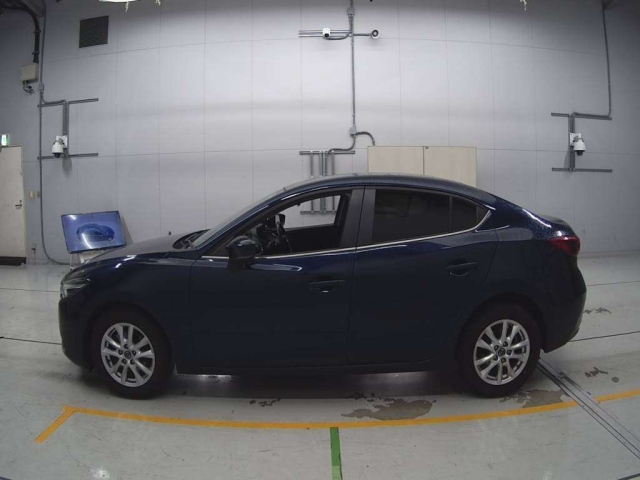 MAZDA AXELA 2017