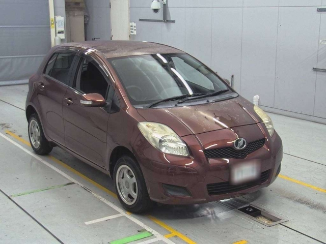 TOYOTA VITZ 2010