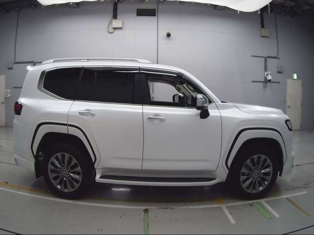 TOYOTA LAND CRUISER 2024
