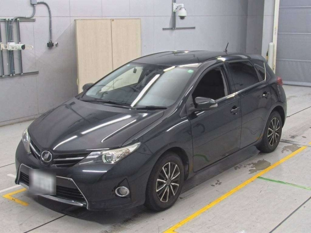 TOYOTA AURIS 2013