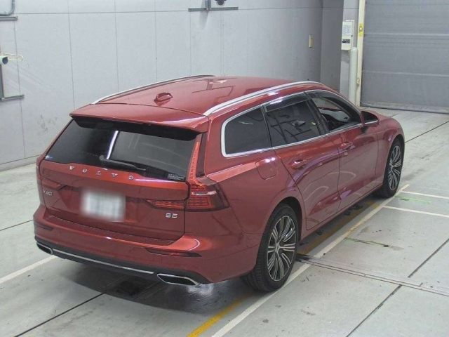 VOLVO V60 2021