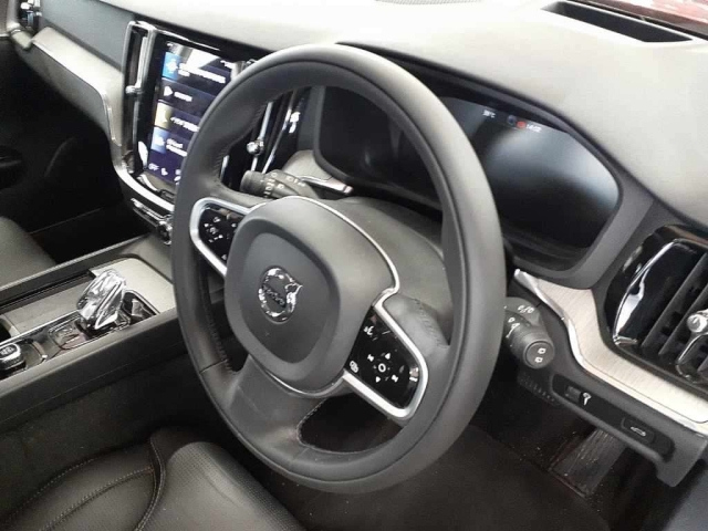 VOLVO V60 2021