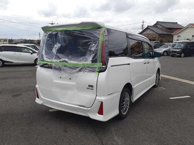 TOYOTA NOAH 2021