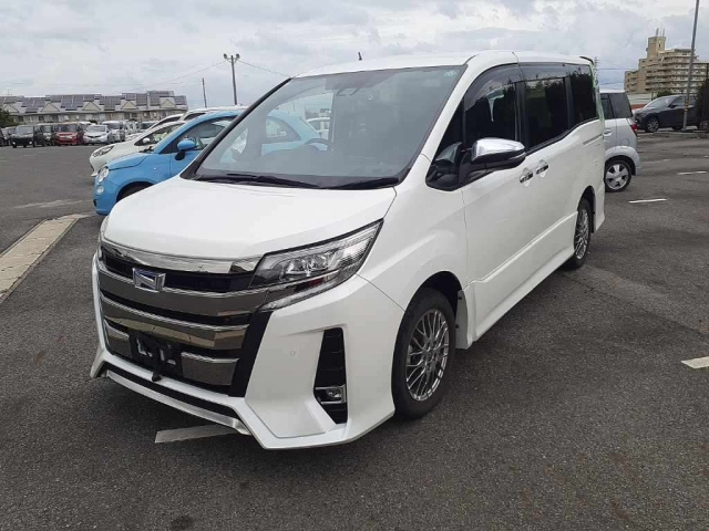 TOYOTA NOAH 2021