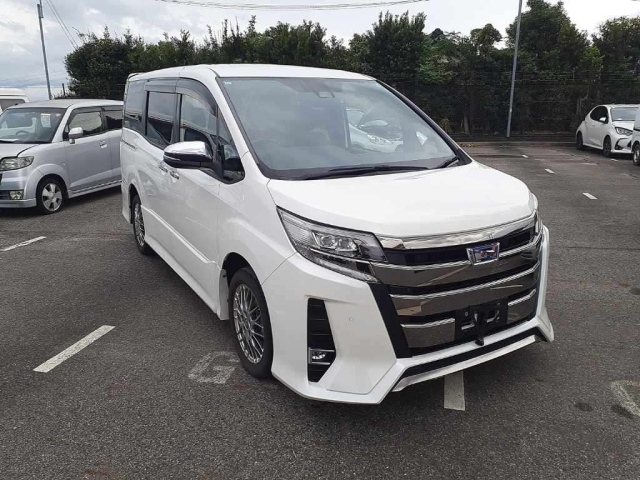 TOYOTA NOAH 2021