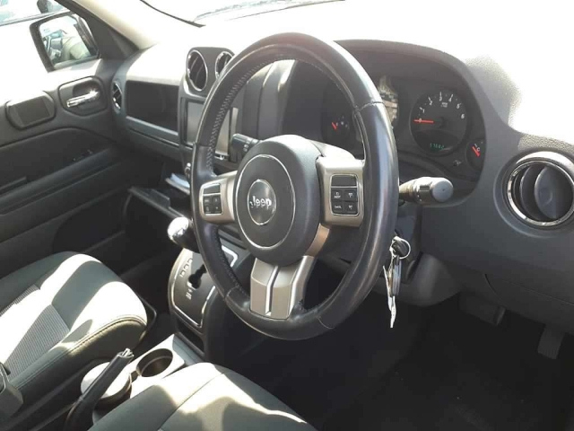 CHRYSLER JEEP PATRIOT 2012