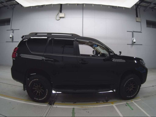 TOYOTA LAND CRUISER PRADO 2022