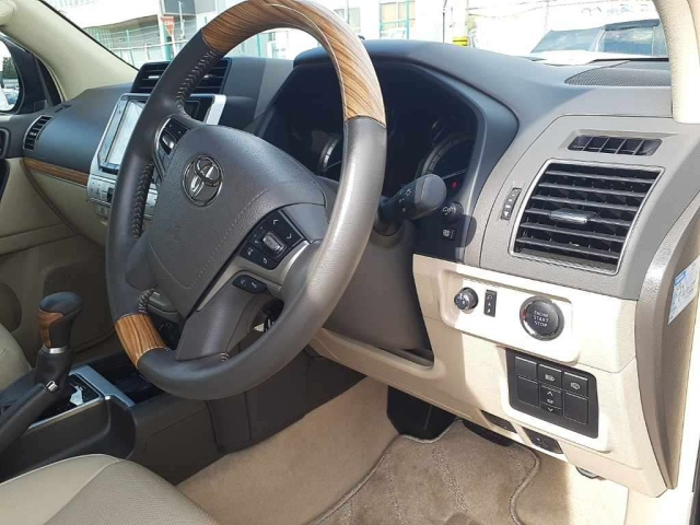 TOYOTA LAND CRUISER PRADO 2022